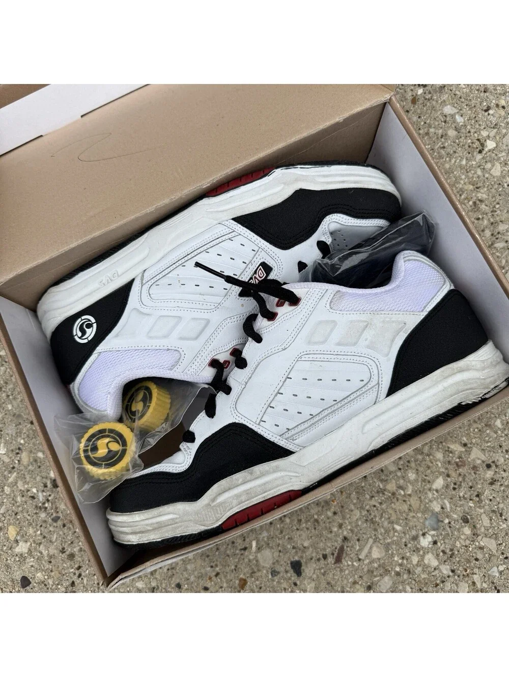 DVS Sequence Chunky Skate Shoes White/Black Size 12 W/ Box Rare Skateboarding